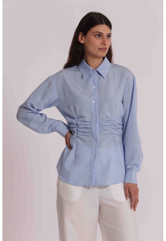 CAMICIA CON DETTAGLIO...