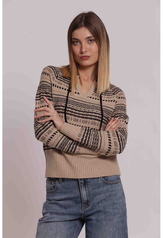 MAGLIA CON DETTAGLI A...