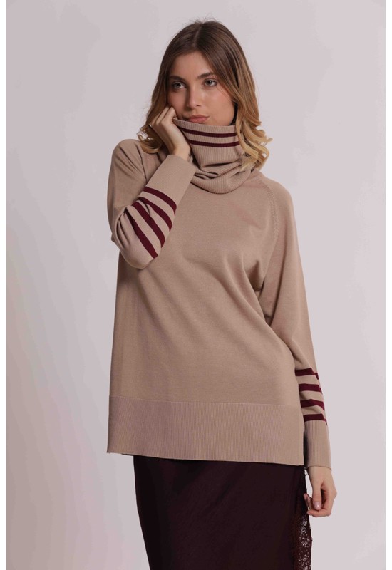 MAGLIA CON RIGHE E COLLO...